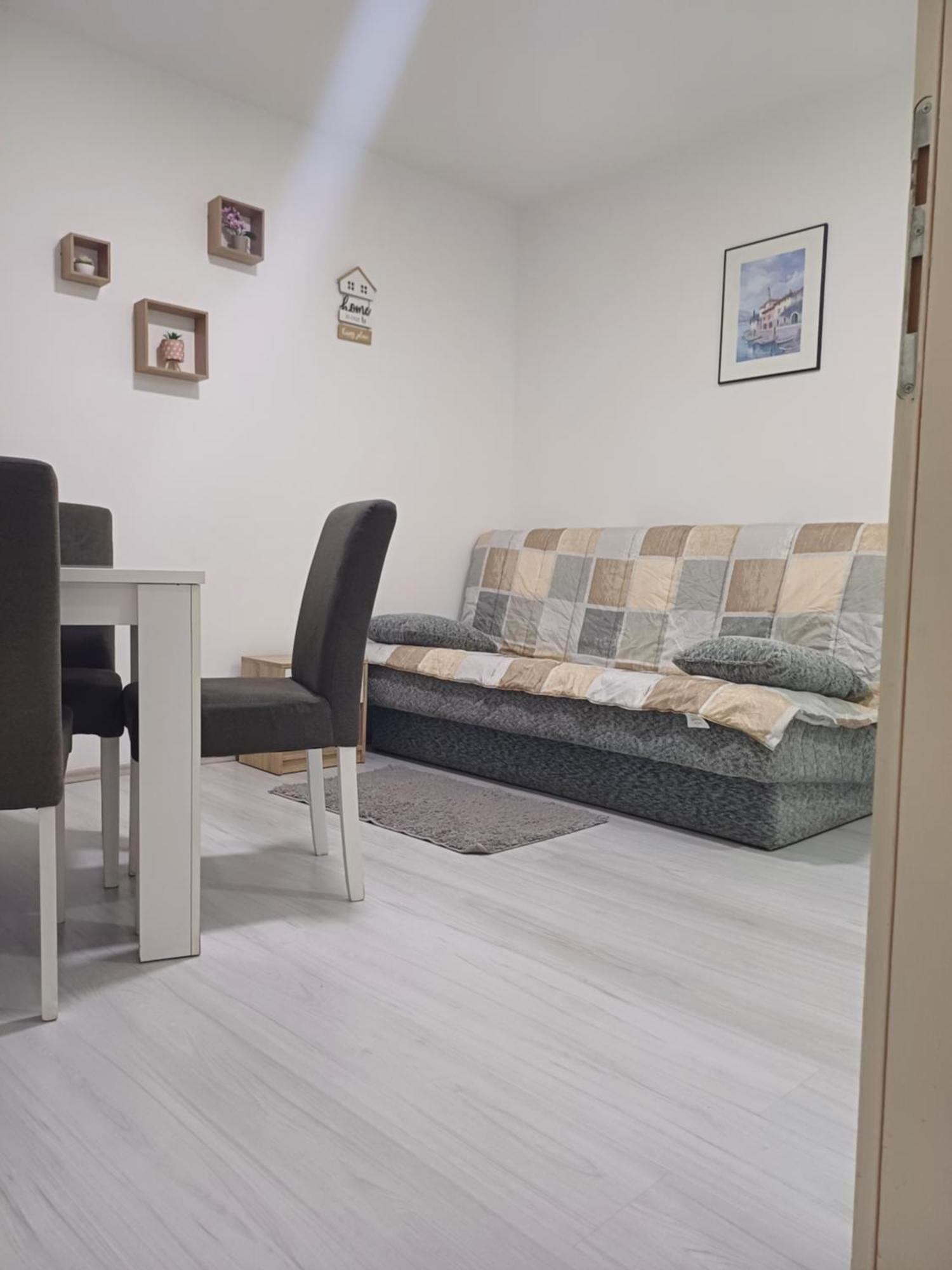 Apartman “Sanja” ピロト エクステリア 写真
