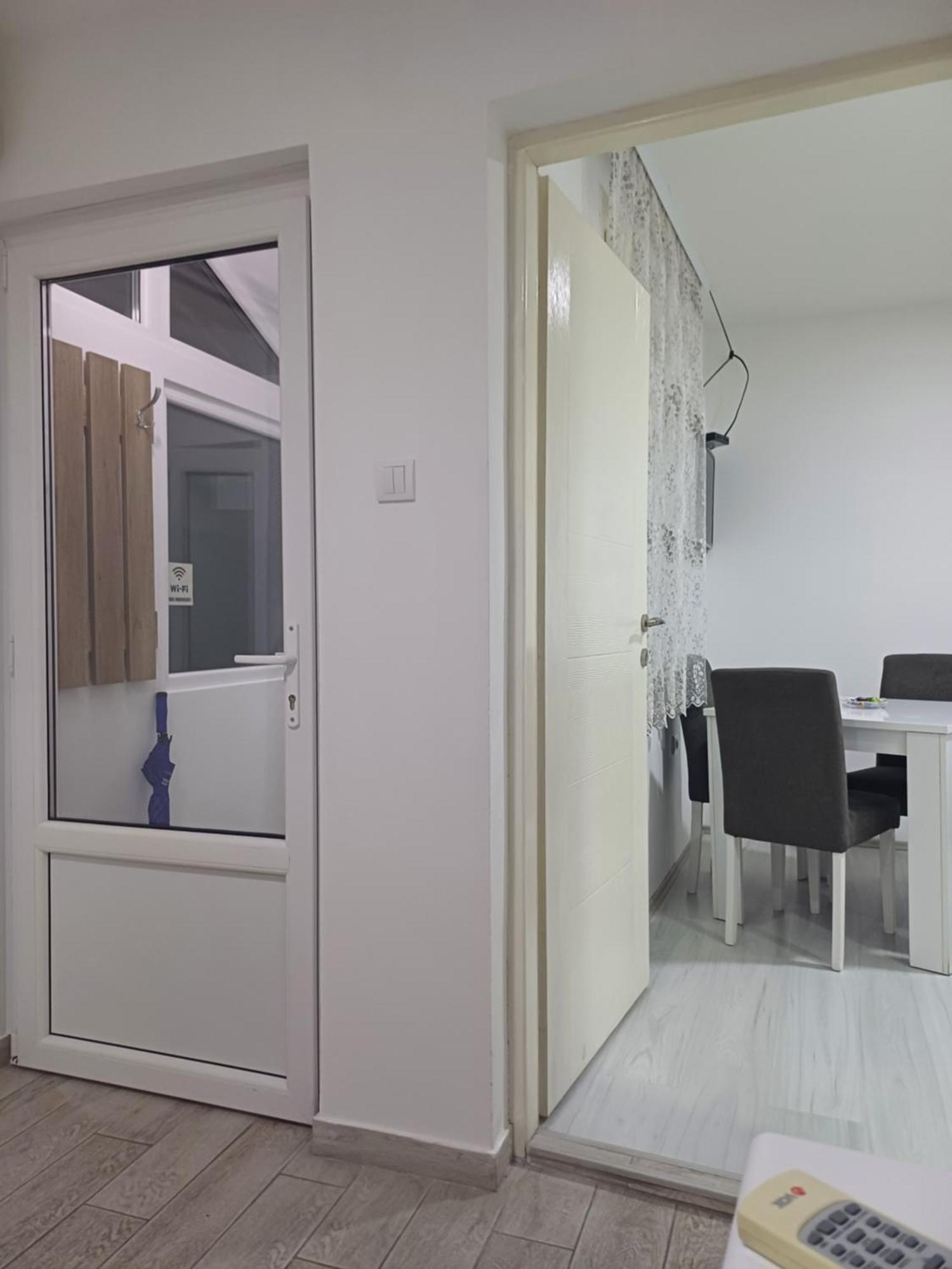 Apartman “Sanja” ピロト エクステリア 写真