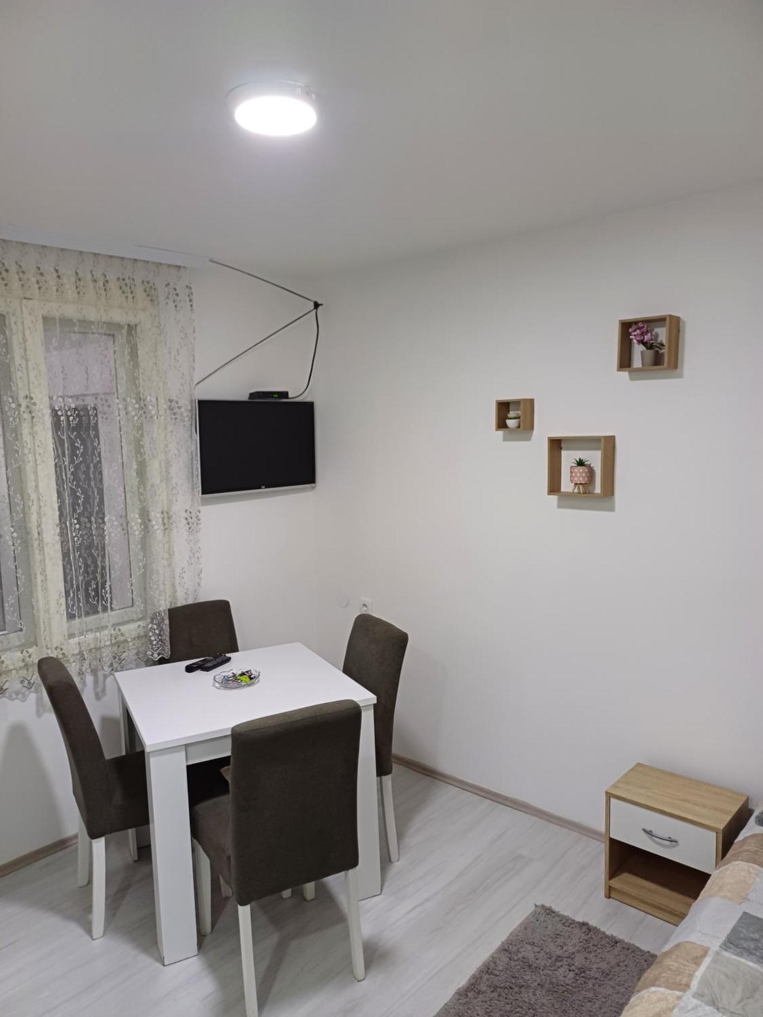 Apartman “Sanja” ピロト エクステリア 写真